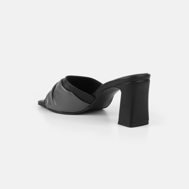 Mochi Women Black Casual Slip Ons (SKU: 40-493-11-36)
