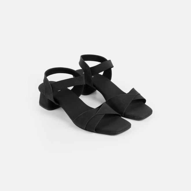 Mochi Women Black Casual Sandals (SKU: 40-500-11-37)