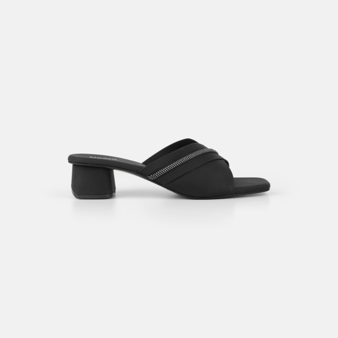 Mochi Women Black Casual Slip Ons (SKU: 40-501-11-36)
