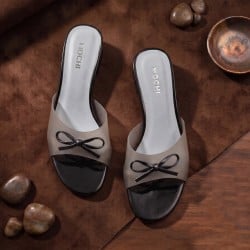 Mochi Women Black-pat Casual Slip Ons
