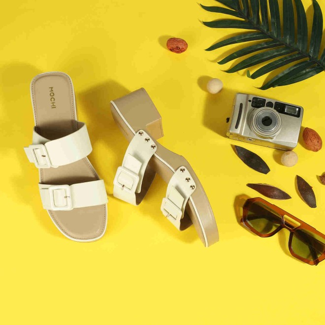 Mochi Women Off-white Casual Slip Ons