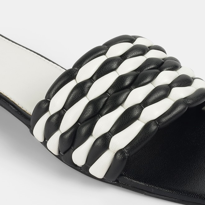 Mochi Women Black Casual Slip Ons (SKU: 41-424-11-37)