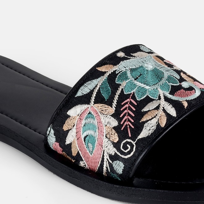 Mochi Women Black Casual Slip Ons (SKU: 41-478-11-36)