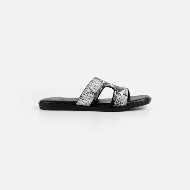 Mochi Women Black Casual Slip Ons (SKU: 41-517-11-36)