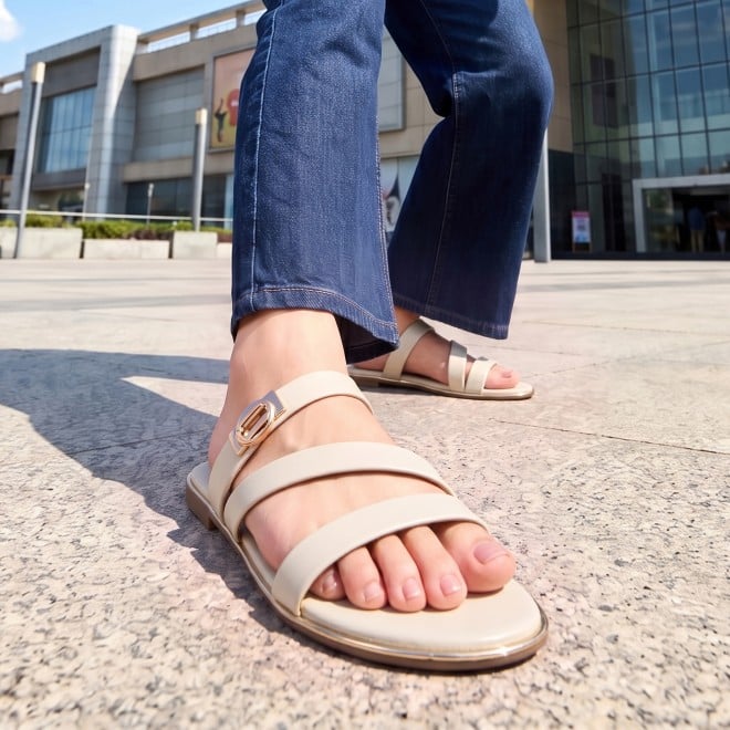 Mochi Women Beige Casual Slippers (SKU: 41-550-20-36)