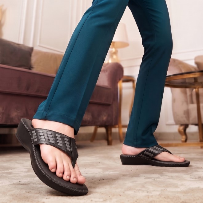 Mochi Women Black Casual Slippers (SKU: 44-318-11-37)