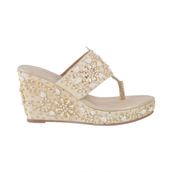 Haute Diva Women Gold Ethnic Sandals (SKU: 54-79-15-36)