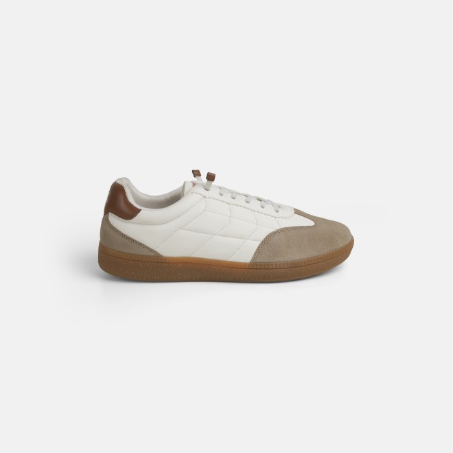 Mochi Men White Casual Sneakers (SKU: 71-382-16-39)