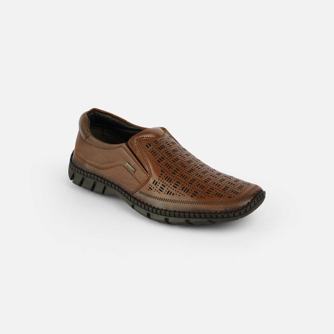 Mochi Men Tan Casual Loafers