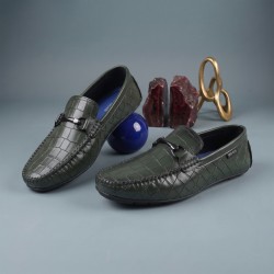 Mochi Men Olive Casual Loafers