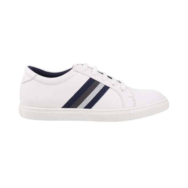 Mochi Men White Casual Sneakers (SKU: 71-8619-16-40)