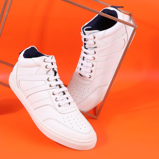 Mochi Men White Casual Sneakers