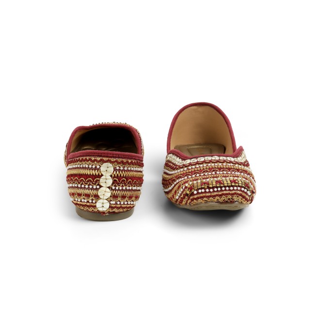 Cheemo Women Maroon Ethnic Mojaris (SKU: 92-133-44-37)