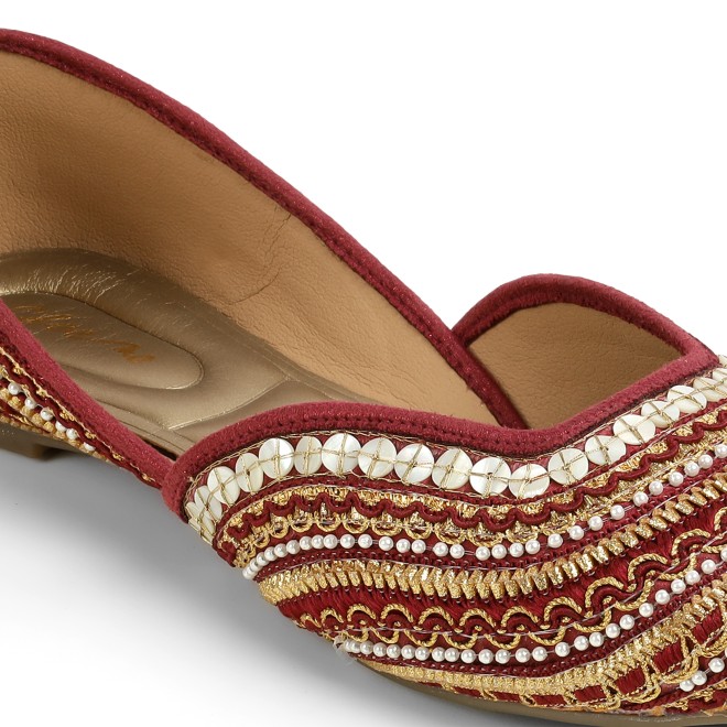 Cheemo Women Maroon Ethnic Mojaris (SKU: 92-133-44-37)