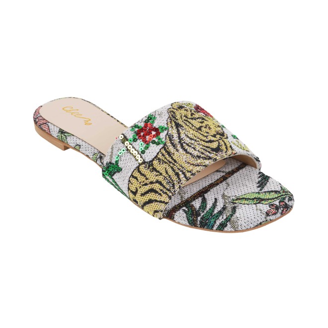 Cheemo Women Green Casual Slip Ons