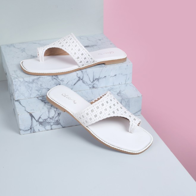 Cheemo Women White Ethnic Slip Ons