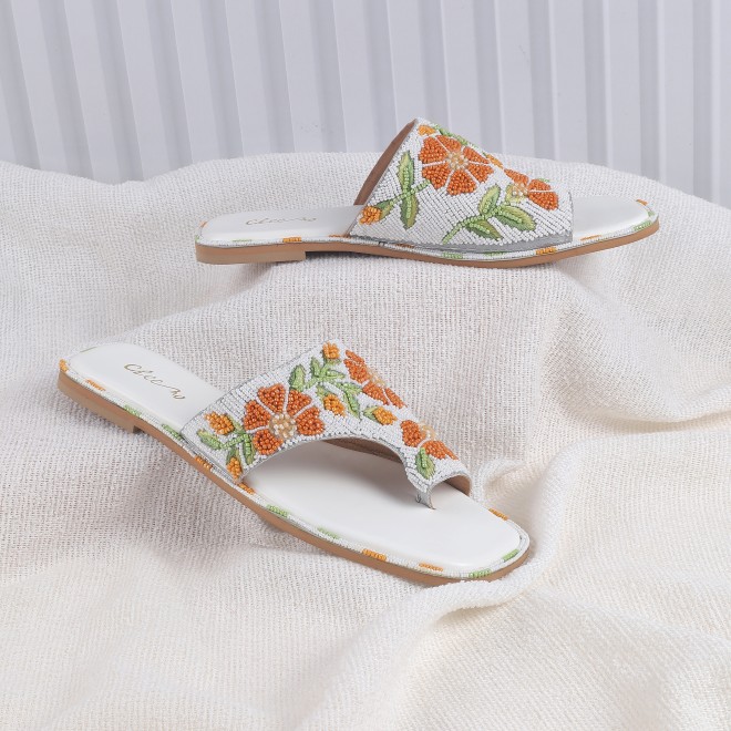 Cheemo Women White Ethnic Slip Ons