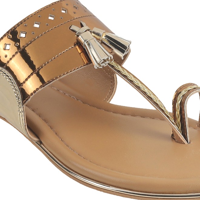 Cheemo Women Antic-gold Ethnic Kolhapuris (SKU: 92-189-28-37)