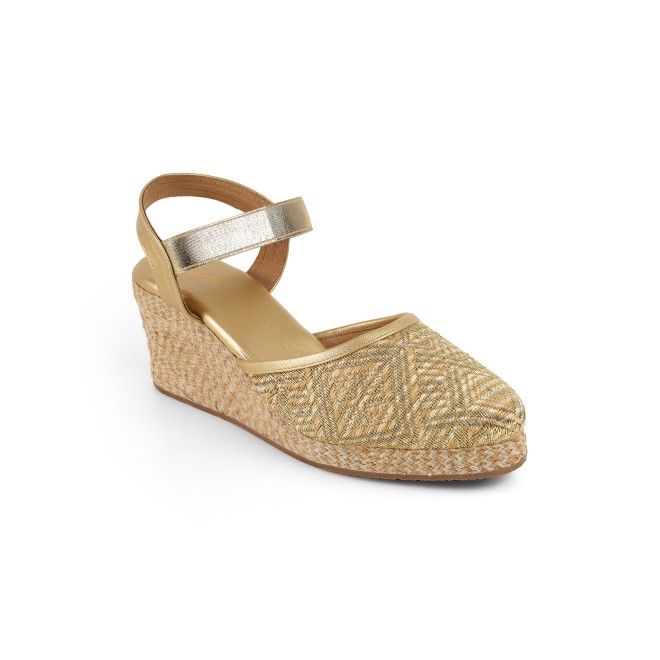 Cheemo Women Gold Casual Sandals (SKU: 92-234-15-38)