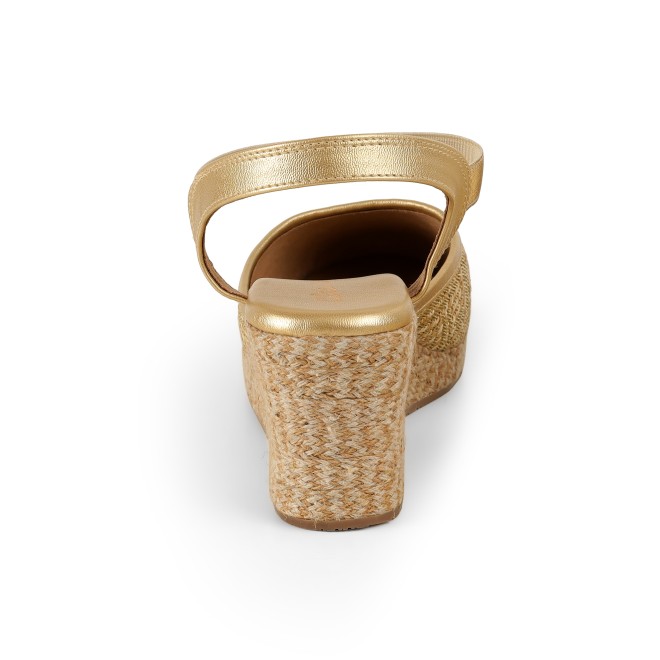 Cheemo Women Gold Casual Sandals (SKU: 92-234-15-38)