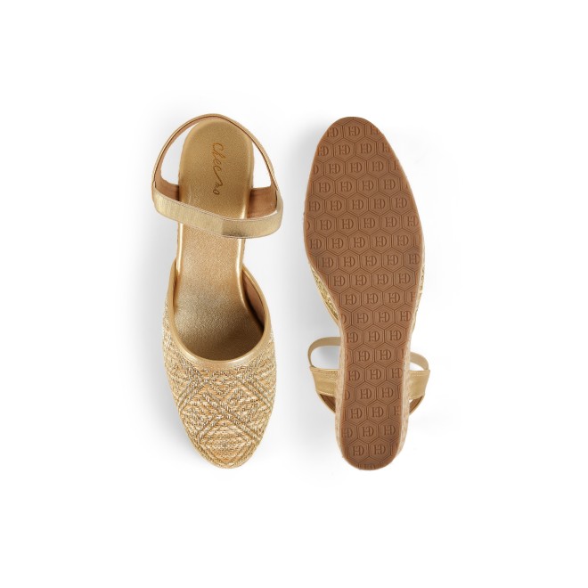 Cheemo Women Gold Casual Sandals (SKU: 92-234-15-38)