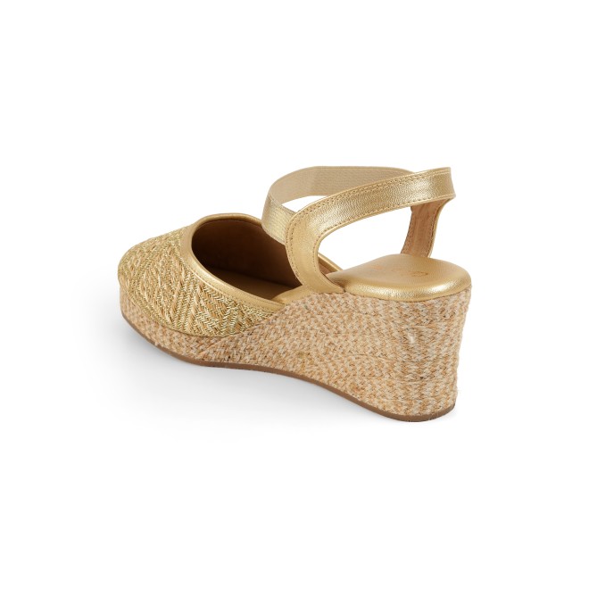 Cheemo Women Gold Casual Sandals (SKU: 92-234-15-38)