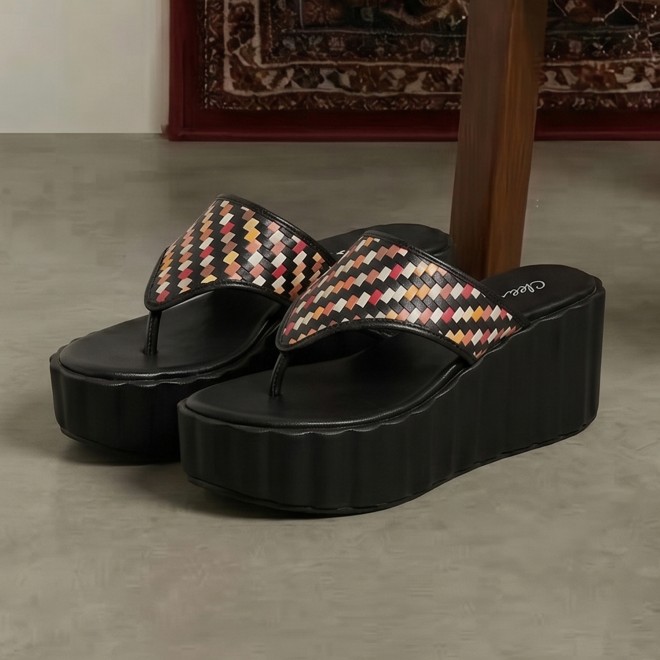 Cheemo Women Black Casual Slippers