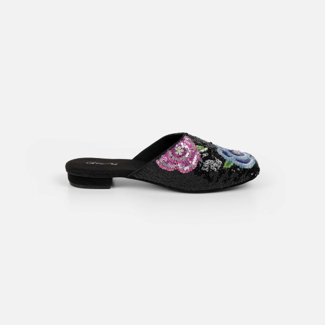 Cheemo Women Black Ethnic Slip Ons (SKU: 92-284-11-39)