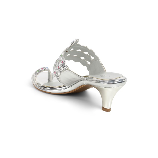 Cheemo Women Silver Ethnic Slip Ons (SKU: 92-314-27-39)