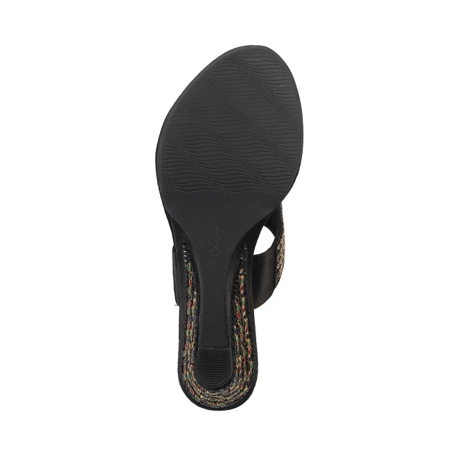 Cheemo Women Black Ethnic Slip Ons (SKU: 92-70-11-37)